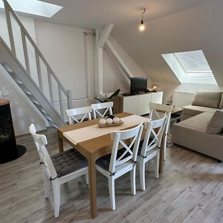 Gemuetliche Neurenovierte Dachgeschosswohnung Эрфурт Экстерьер фото